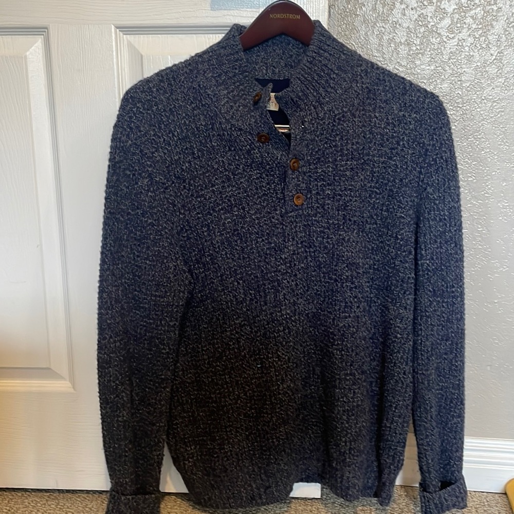 Gorgeous Faherty sweater! Large